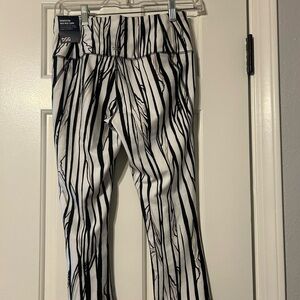 DSG women Zebra capri  Print Leggings
